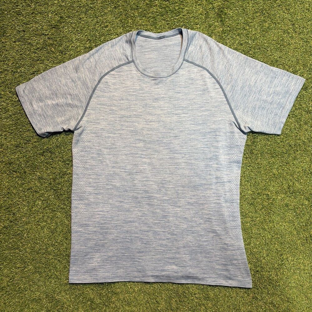 Lululemon Men’s Swiftly Tech Short Sleeve Shirt Blue Size Large Seamless